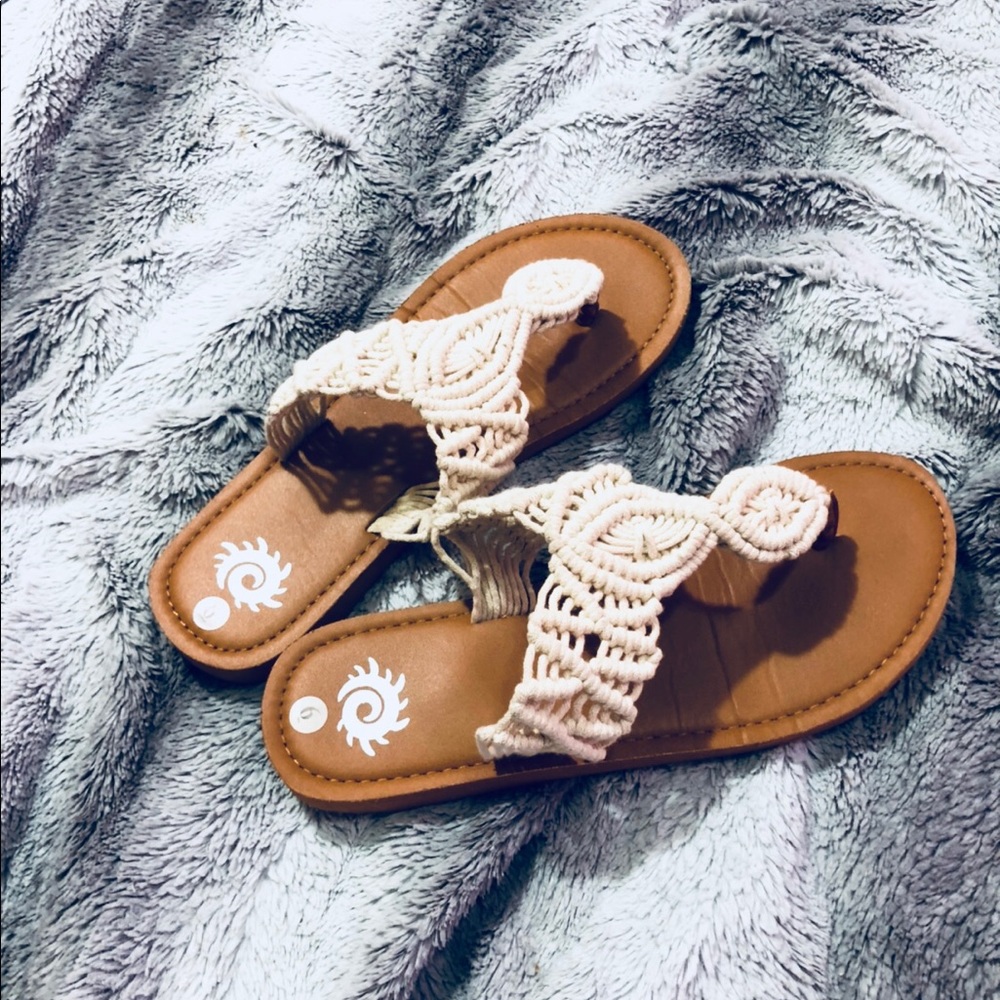 Cute sandals - Picture 2 of 2
